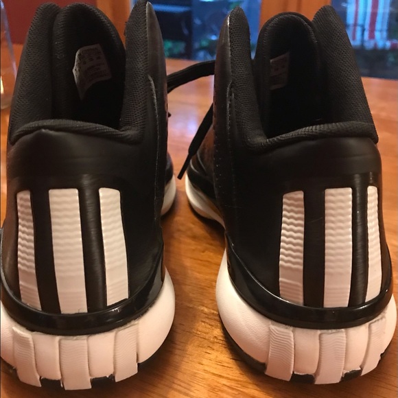 EUC D Rose Adidas basketball shoes size 7 main image 6